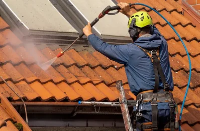 Démoussage et hydrofuge de toiture à Velorcey